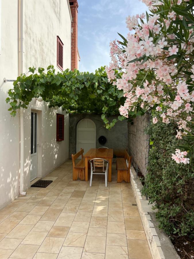 Apartmani Tonko Račišće Exterior foto